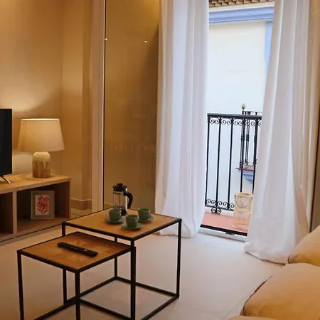 Center 3br By Houselogy Apartment *