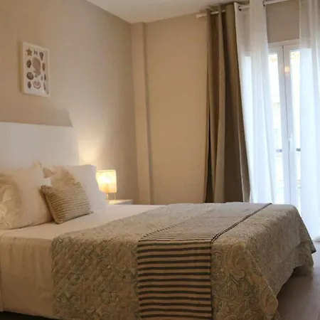Center 3br By Houselogy *