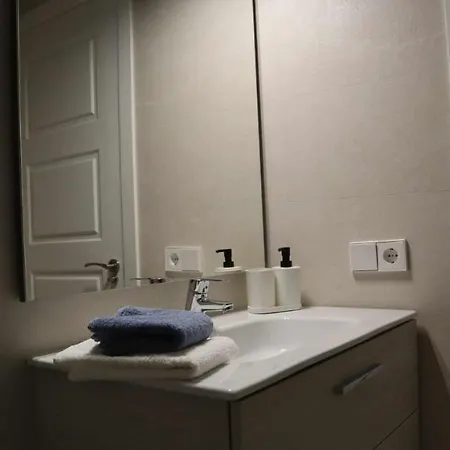 Center 3br By Houselogy